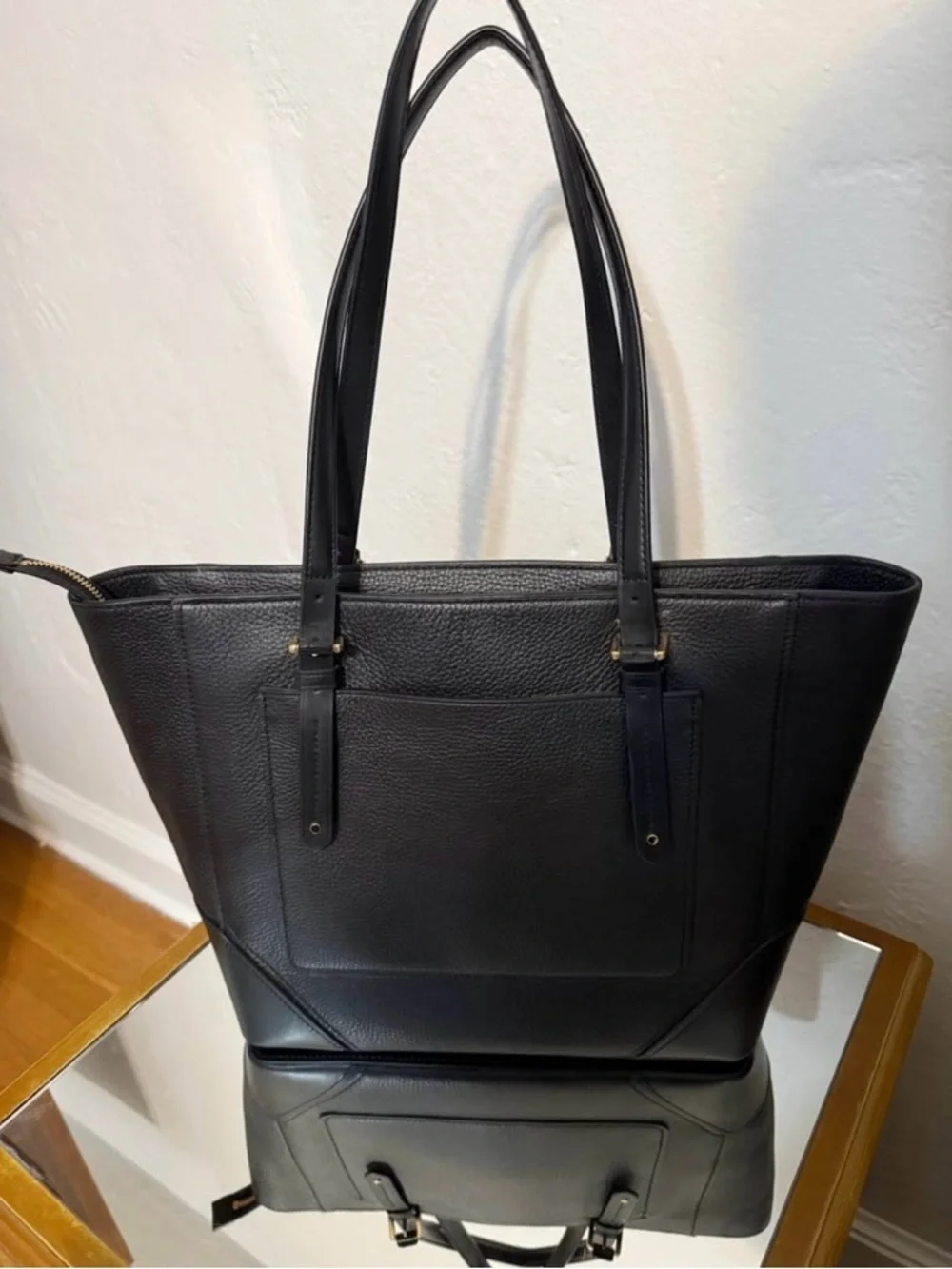 Michael Kors Quinn Large Black Leather Tote - Picture 2 of 4